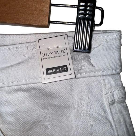 NWT JUDY BLUE High Rise Rigid Magic Cutoff Shorts in White Size Small - Picture 7 of 16